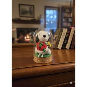 Crochet Snoopy Amigurumi in Glass Cloche Dome – Peanuts Fan Gift size 13cmx8